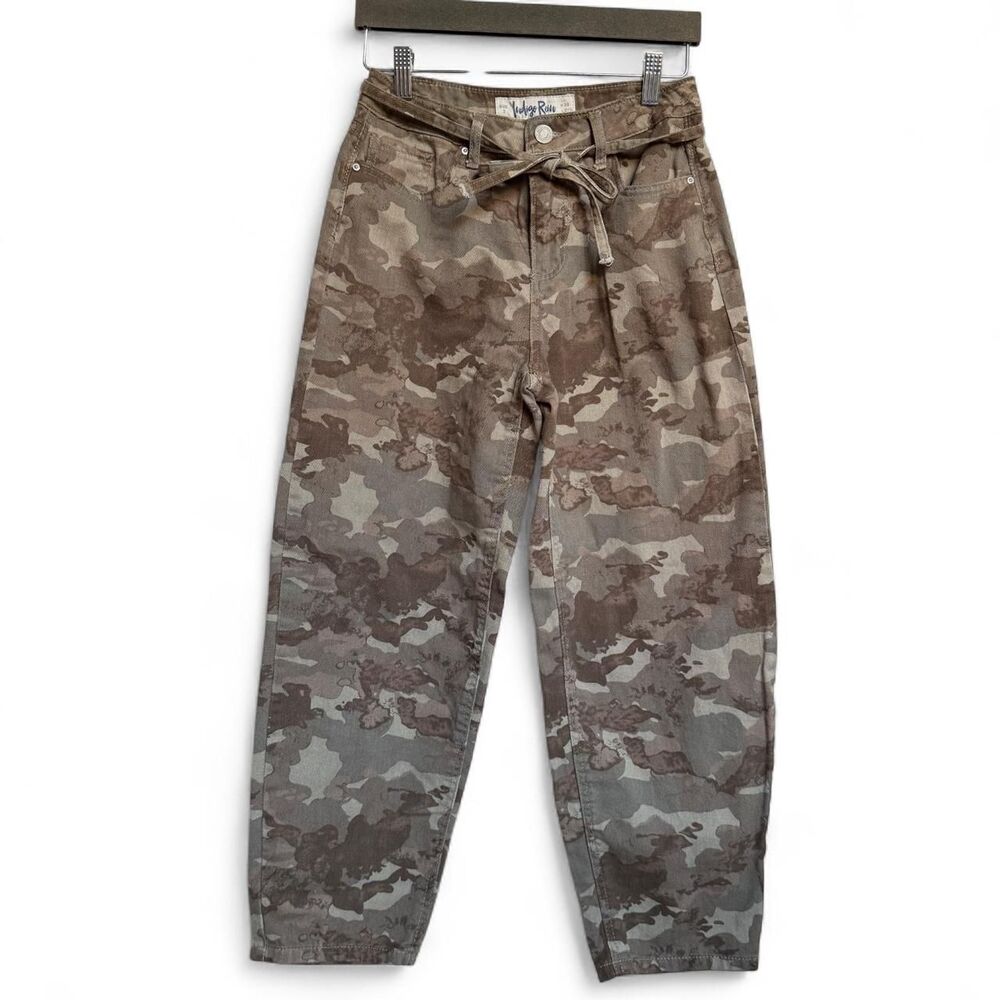 Indigo Rein Women's Camo mid rise barrel jeans, size 5/25"